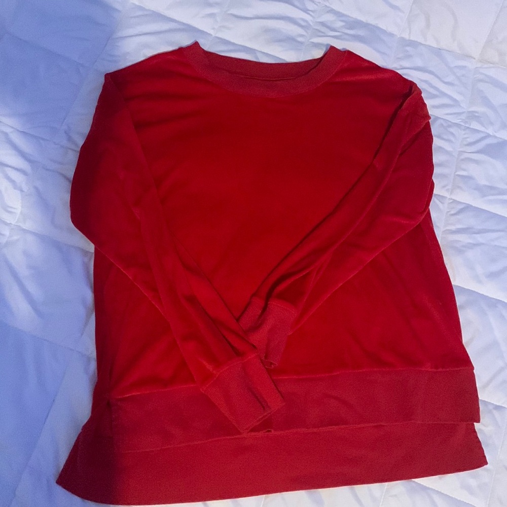 Red rare treasure crew neck size 4-6 little slit on both sides